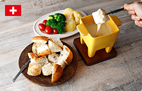 スイスのラクレットとチーズフォンデュ